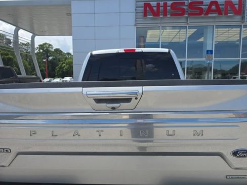 Used 2018 Ford F150 Platinum w/ Equipment Group 701A Luxury AWD/4WD image 5