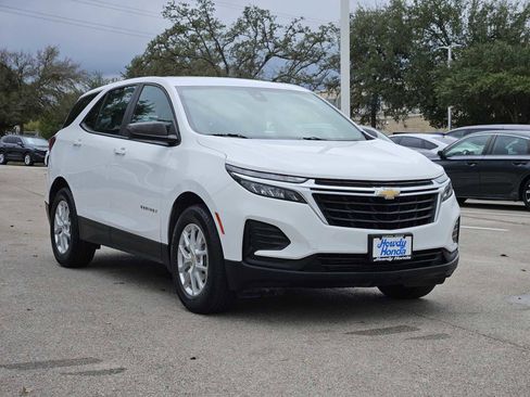 Used 2022 Chevrolet Equinox LS w/ LPO, Floor Liner Package image 3