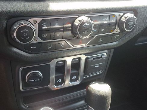 Used 2024 Jeep Wrangler Sport AWD/4WD image 15