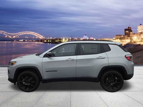 New 2026 Jeep Compass Latitude image 2