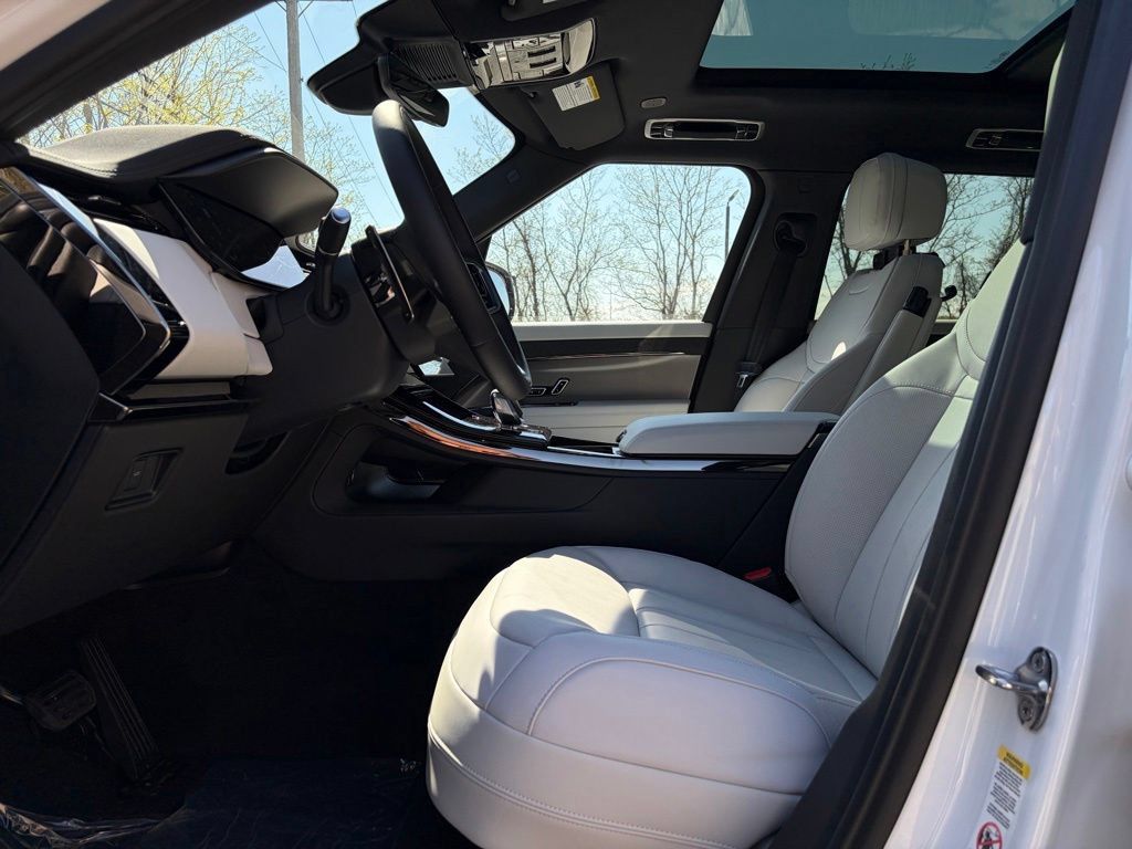 New 2026 Land Rover Range Rover Sport SE AWD/4WD image 11