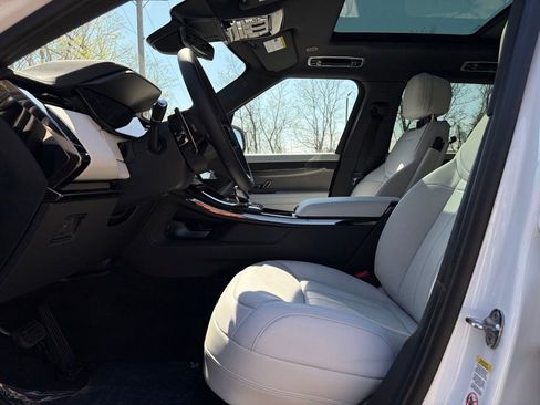New 2026 Land Rover Range Rover Sport SE AWD/4WD image 11
