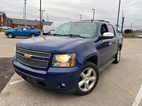 Used 2013 Chevrolet Avalanche LT w/ All-Star Edition image 8