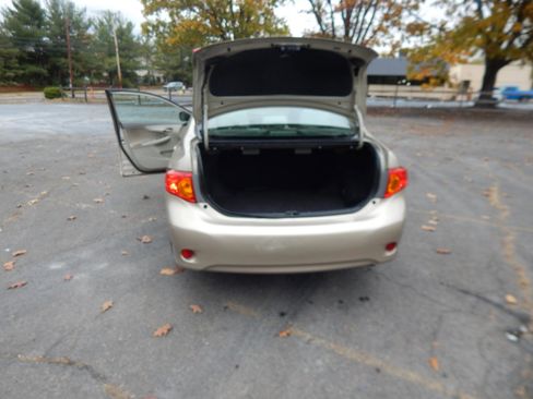 Used 2010 Toyota Corolla image 23