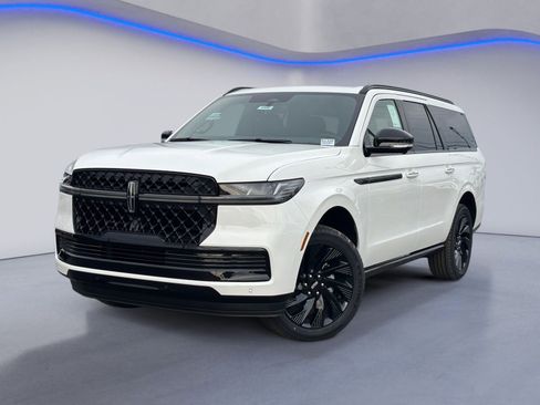 New 2026 Lincoln Navigator L Reserve w/ Jet Appearance Package AWD/4WD image 2