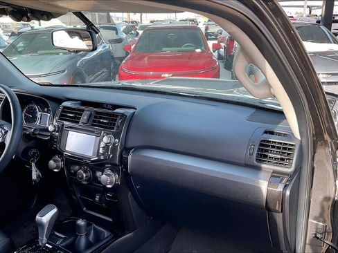 Used 2019 Toyota 4Runner TRD Off-Road Premium image 18