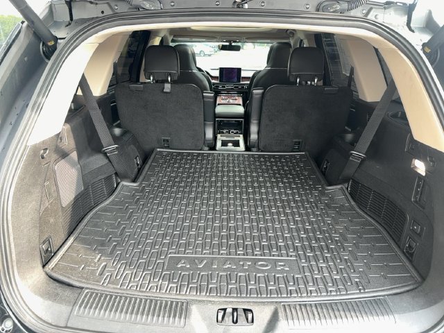 Used 2020 Lincoln Aviator Reserve w/ Equipment Group 201A AWD/4WD image 11