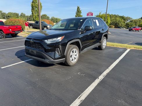 Used 2025 Toyota RAV4 LE AWD/4WD image 1
