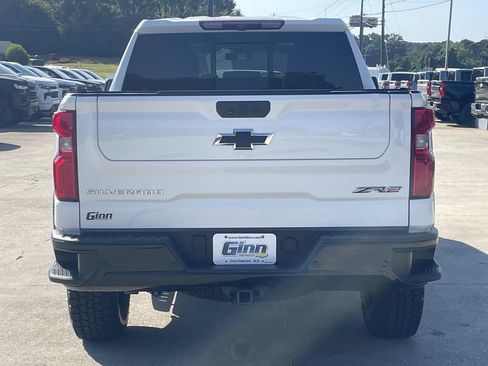 Used 2022 Chevrolet Silverado 1500 ZR2 AWD/4WD image 3