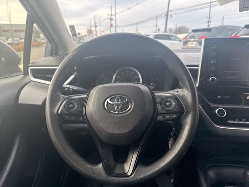 Used 2020 Toyota Corolla LE image 17