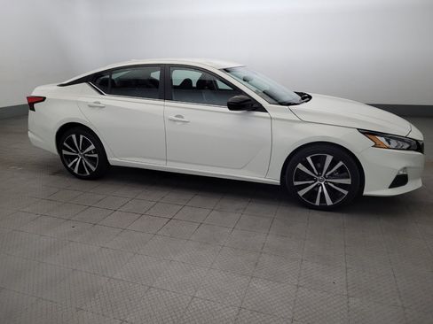 Used 2022 Nissan Altima 2.5 SR AWD/4WD image 11