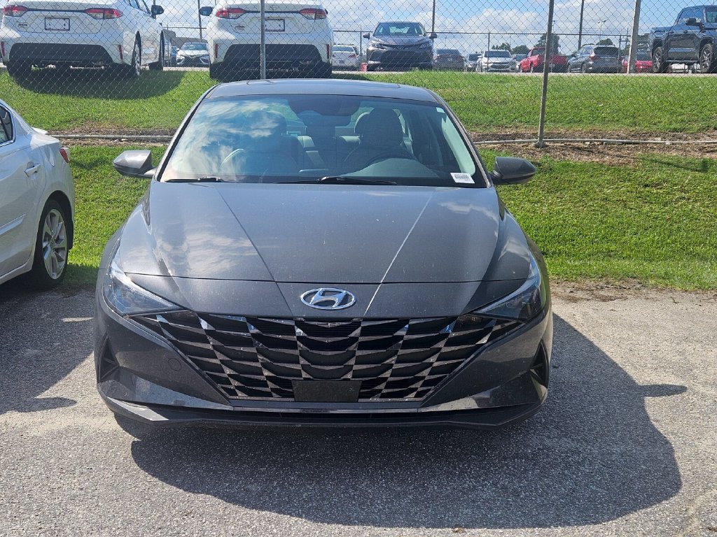 Used 2023 Hyundai Elantra Limited FWD image 2