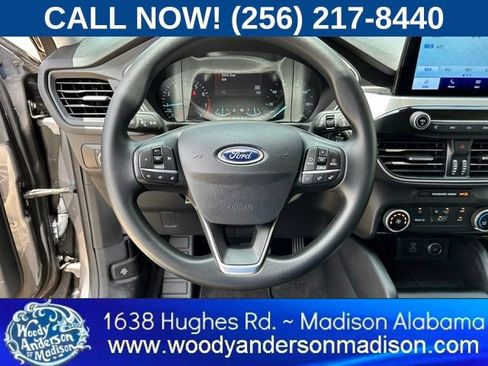 Used 2021 Ford Escape SE w/ SE Sport Appearance Package FWD image 9