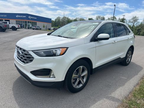 Used 2022 Ford Edge SEL w/ Convenience Package image 3