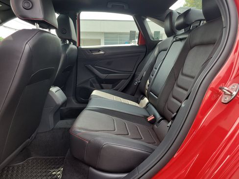 Used 2023 Volkswagen Jetta GLI Autobahn FWD image 9