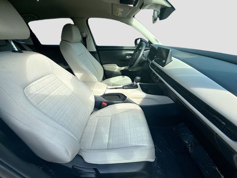 Used 2025 Honda HR-V LX image 25