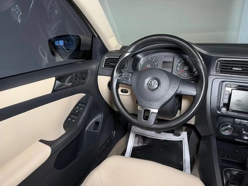 Used 2012 Volkswagen Jetta SE FWD image 19