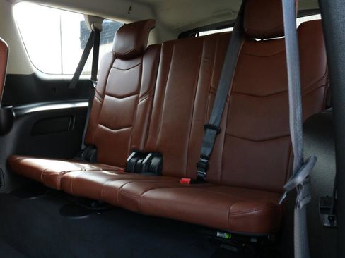 Used 2018 Cadillac Escalade ESV Luxury AWD/4WD image 44
