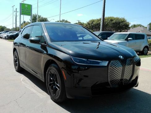 Used 2023 BMW iX xDrive50 AWD/4WD image 4