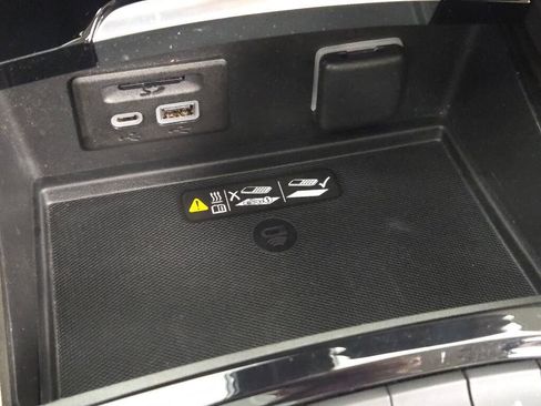 Used 2023 Buick Envision Avenir AWD/4WD image 31