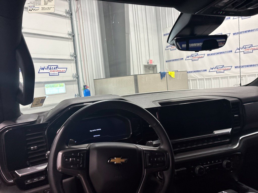 Used 2025 Chevrolet Silverado 1500 High Country w/ Technology Package AWD/4WD image 2