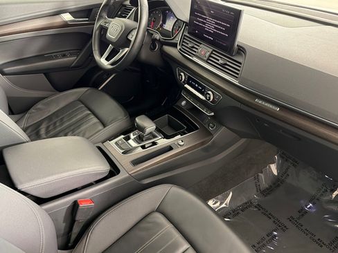 Used 2023 Audi Q5 2.0T Premium w/ Convenience Package AWD/4WD image 15