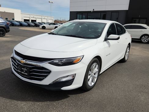 Used 2024 Chevrolet Malibu LT image 3