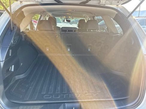 Used 2017 Subaru Outback 3.6R Limited AWD/4WD image 22