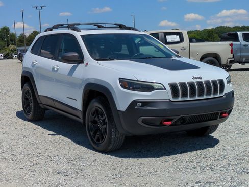 Used 2021 Jeep Cherokee Trailhawk w/ Sun, Sound & Nav Group AWD/4WD image 2