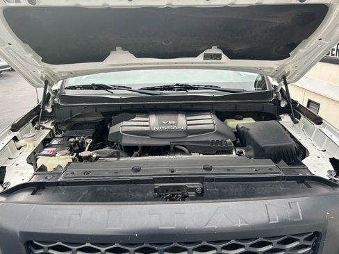 Used 2019 Nissan Titan S image 34