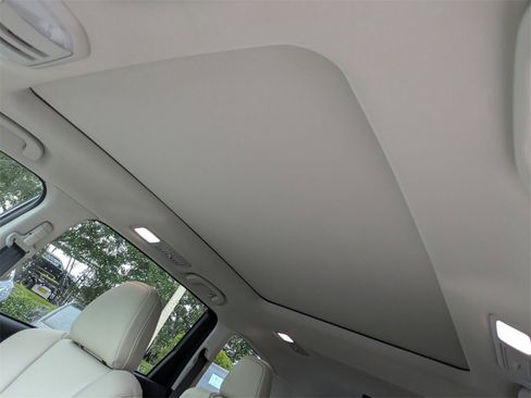 New 2025 Subaru Ascent Limited image 18