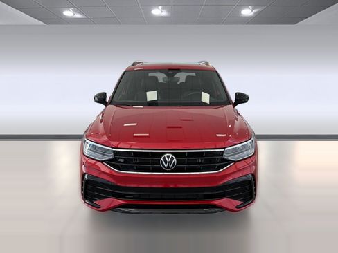 Certified 2024 Volkswagen Tiguan SE R-Line FWD image 6