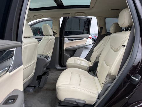 Used 2020 Cadillac XT6 Premium Luxury image 14