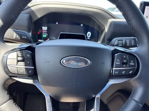 Used 2025 Ford Explorer Platinum w/ Ultimate Package AWD/4WD image 29