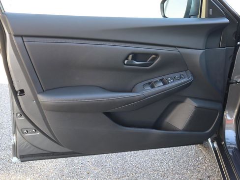 Used 2025 Nissan Sentra S image 11