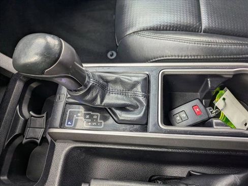 Used 2020 Toyota Tacoma Limited AWD/4WD image 11