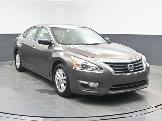 Used 2014 Nissan Altima 2.5 S w/ Sport Value Package FWD image 2