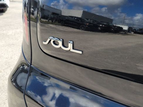 Used 2016 Kia Soul image 6