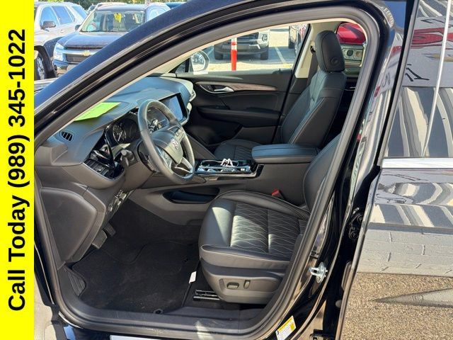 Used 2023 Buick Envision Avenir AWD/4WD image 2
