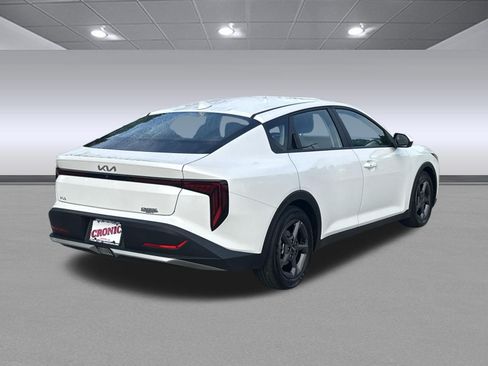 Used 2025 Kia K4 FWD image 3