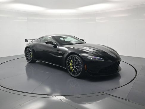Used 2023 Aston Martin V8 Vantage Coupe RWD image 45