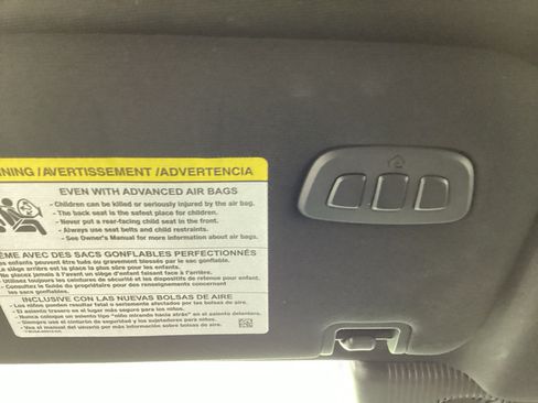 Used 2025 Ford Explorer ST-Line AWD/4WD image 32