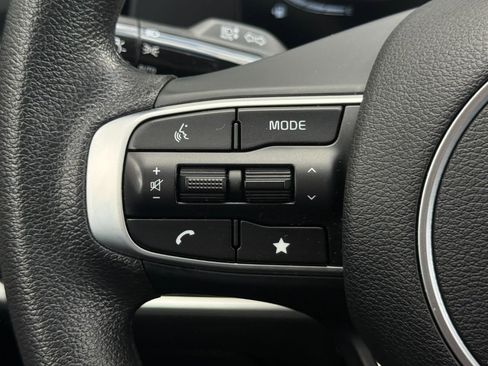 Certified 2025 Kia Sportage LX image 29