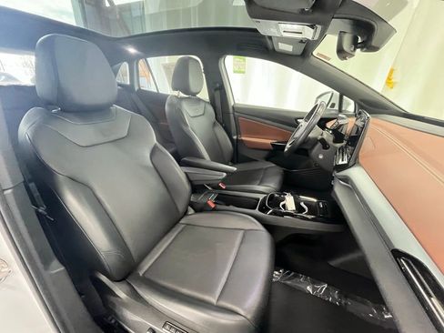 Used 2021 Volkswagen ID.4 Pro S w/ Gradient Package image 12