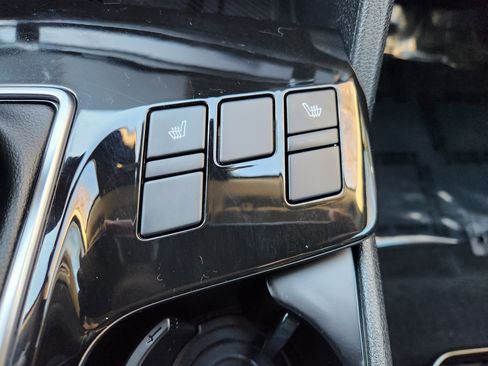 Used 2023 Kia Sportage EX image 24