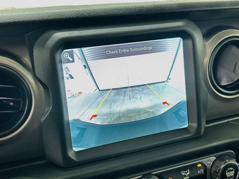 Used 2020 Jeep Gladiator Sport w/ Quick Order Package 24S AWD/4WD image 13
