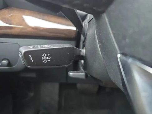 Used 2018 Audi Q5 2.0T Premium image 23