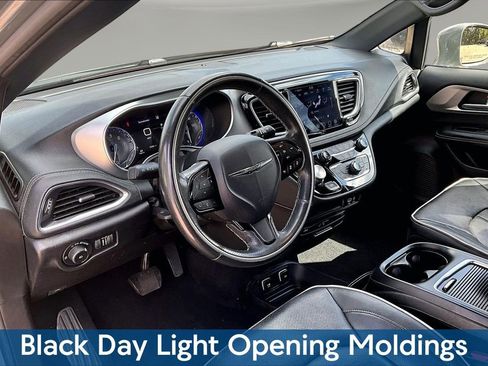 Used 2020 Chrysler Pacifica Limited w/ Advanced Safetytec Group image 18