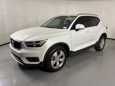 Used 2021 Volvo XC40 T5 Momentum AWD/4WD image 4