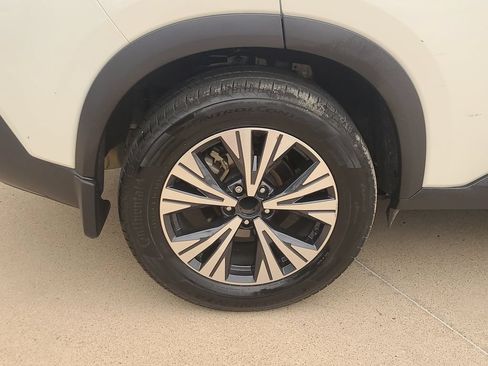 Certified 2023 Nissan Rogue SV w/ SV Premium B Package FWD image 6